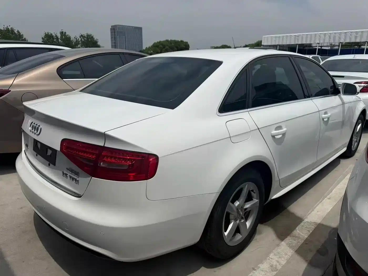 Audi A4L 2016 35 TFSI Automatic Standard Edition — миниатюра 10