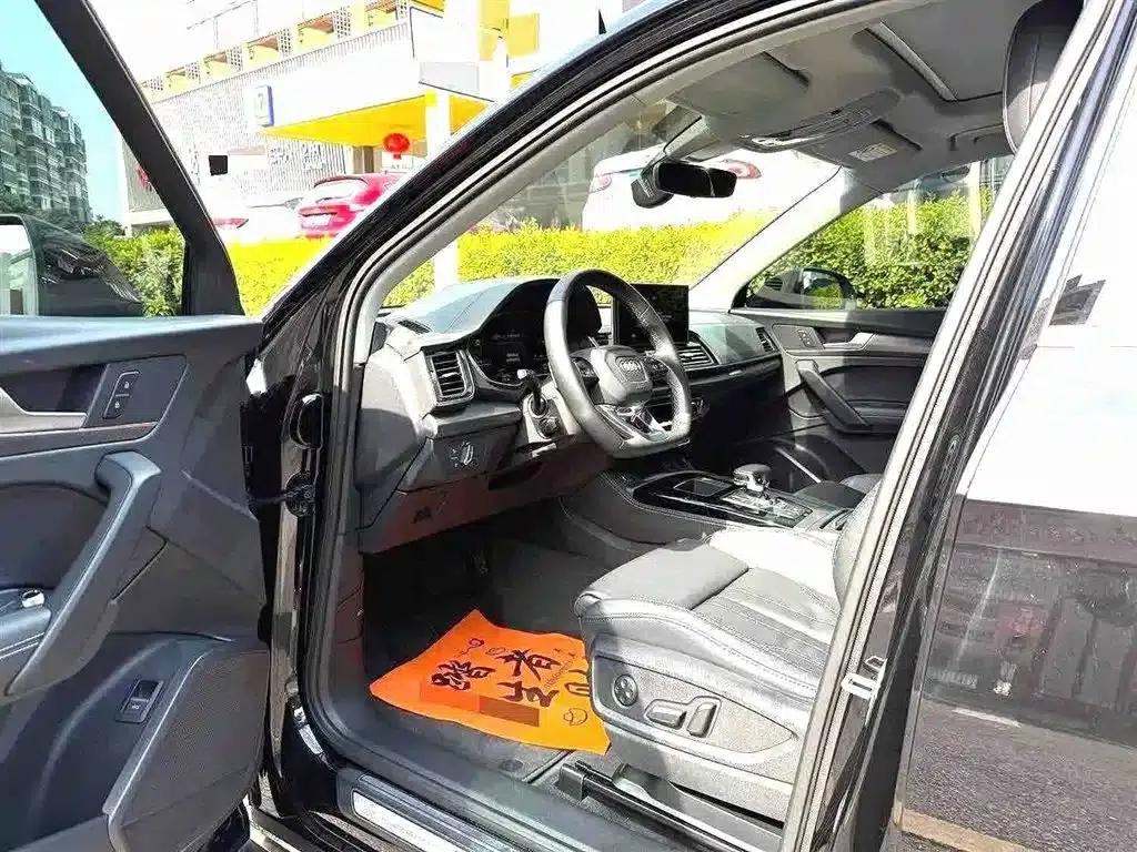 Audi Q5L 2022 40T RS Package Sport Edition — миниатюра 4
