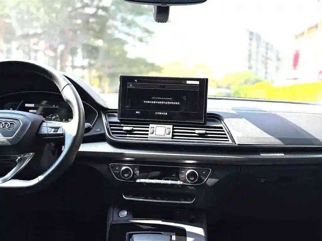 Audi Q5L 2022 40T RS Package Sport Edition — миниатюра 8