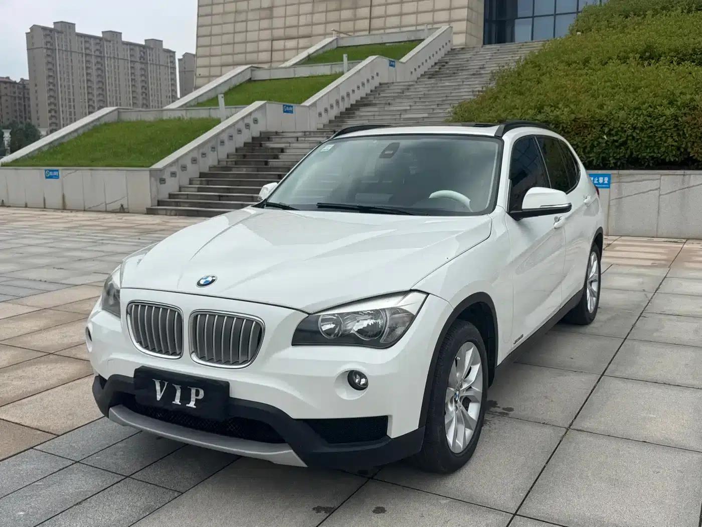 BMW X1 2013 sDrive18i Leading Edition — миниатюра 1