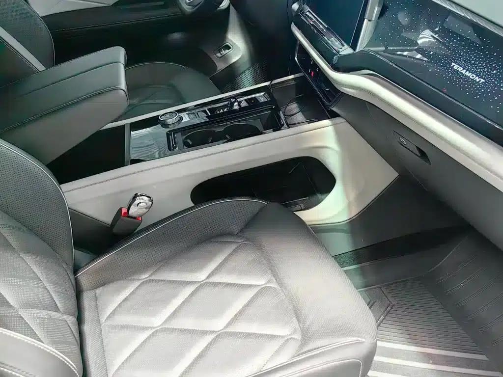 2024 Volkswagen Teramont 380TSI 4WD Premium Luxury Edition — миниатюра 3