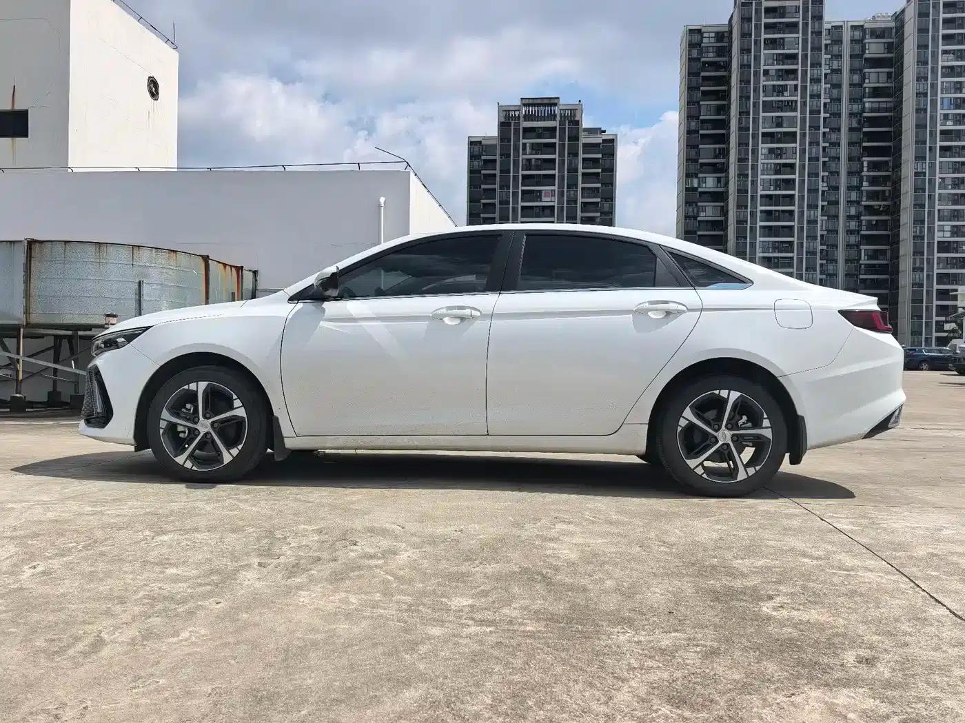 Geely Emgrand L 2022 1.4T CVT Supreme Edition — миниатюра 12