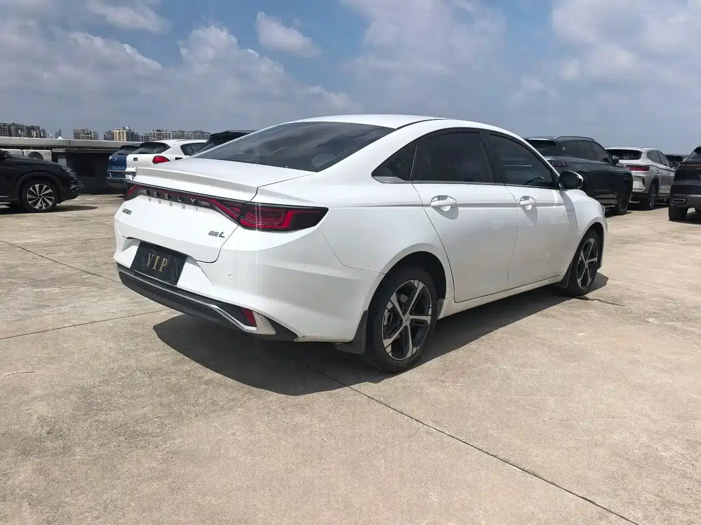 Geely Emgrand L 2022 1.4T CVT Supreme Edition — миниатюра 13