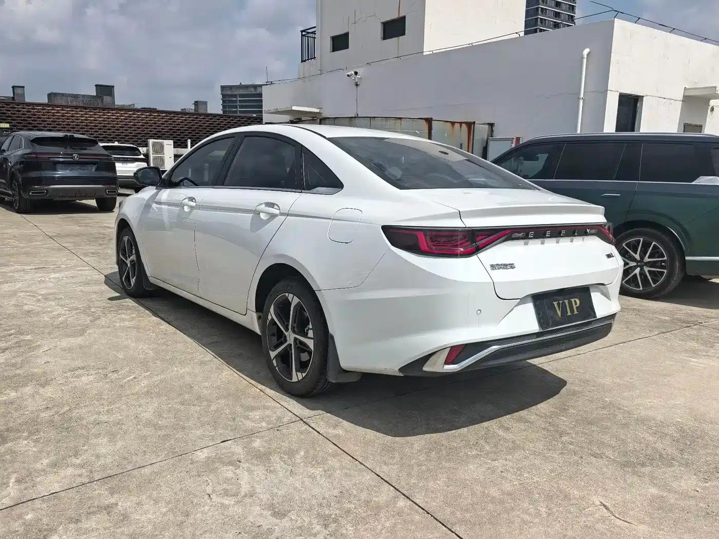 Geely Emgrand L 2022 1.4T CVT Supreme Edition — миниатюра 14