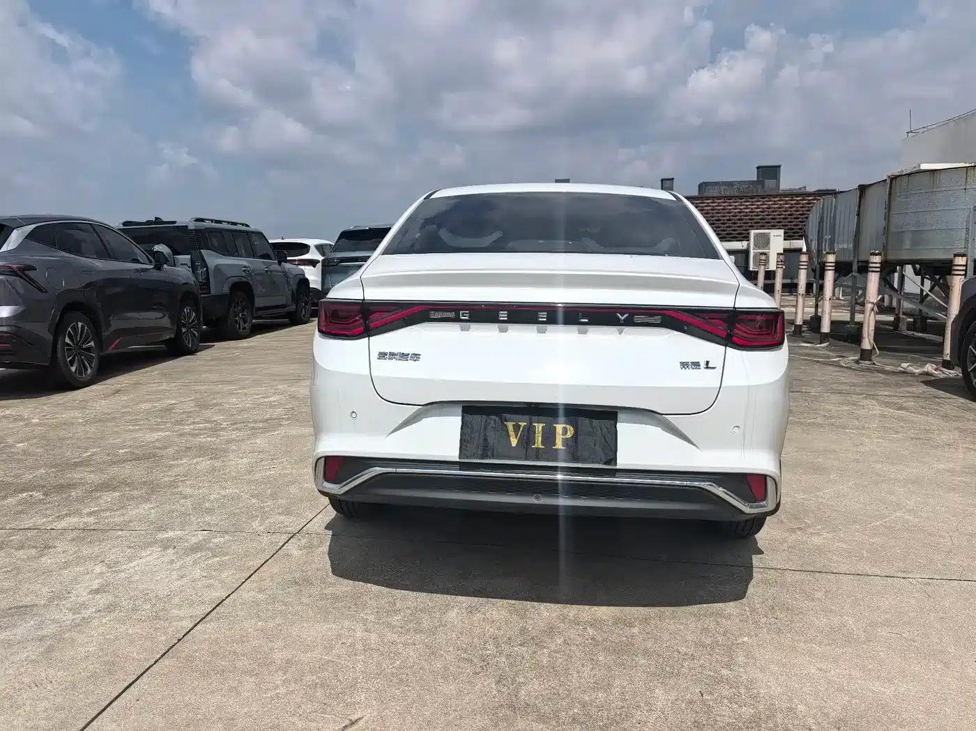 Geely Emgrand L 2022 1.4T CVT Supreme Edition — миниатюра 15