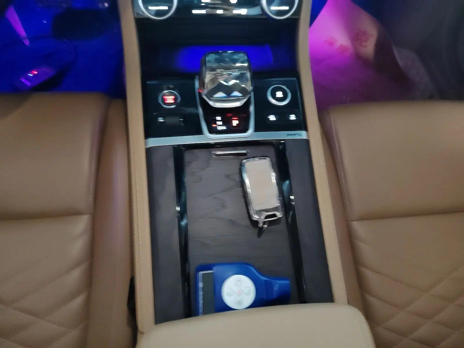 Jaguar XFL 2023 XFL 2.0T P250 Two-Wheel-Drive Prestige Luxury Gold Edition — миниатюра 16