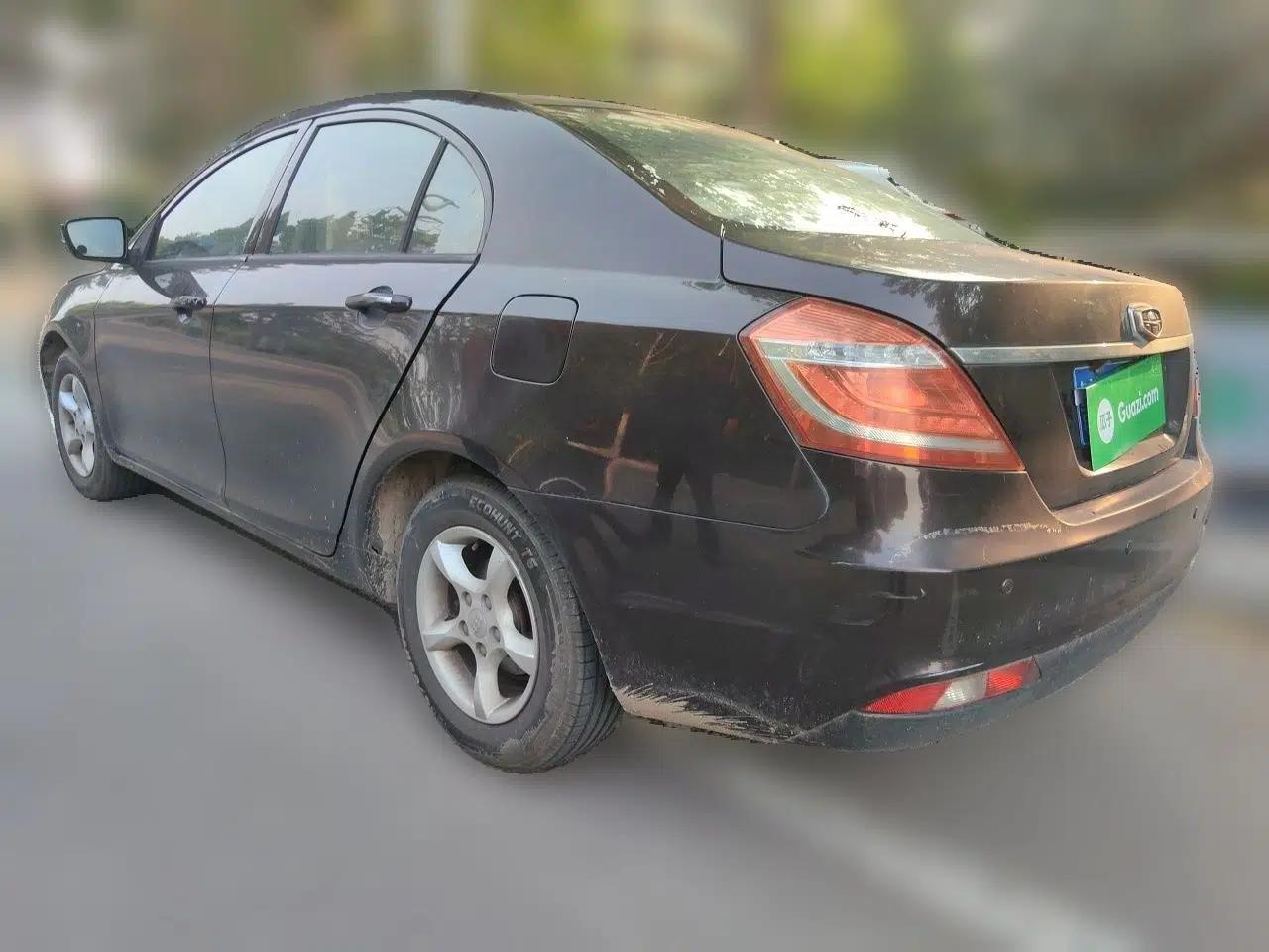 Geely Auto Emgrand 2014 Sedan 1.5L Manual Fashion Edition — миниатюра 4
