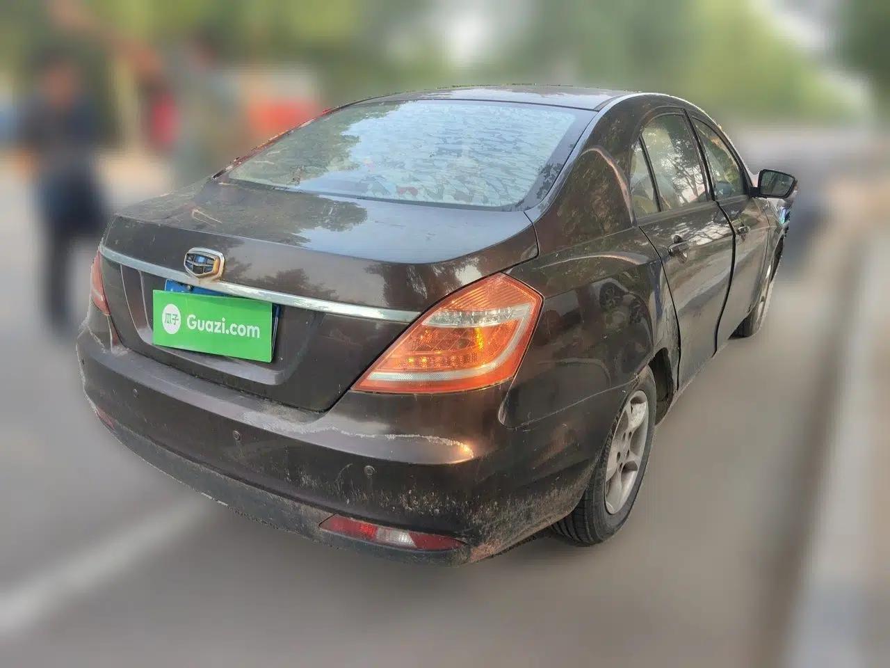 Geely Auto Emgrand 2014 Sedan 1.5L Manual Fashion Edition — миниатюра 6