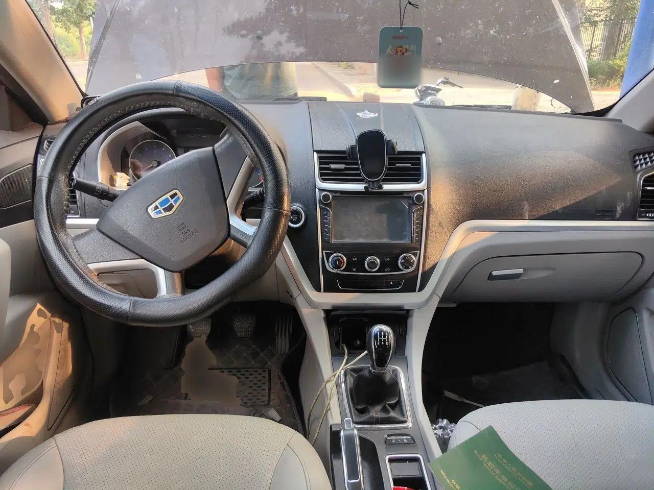 Geely Auto Emgrand 2014 Sedan 1.5L Manual Fashion Edition — миниатюра 9