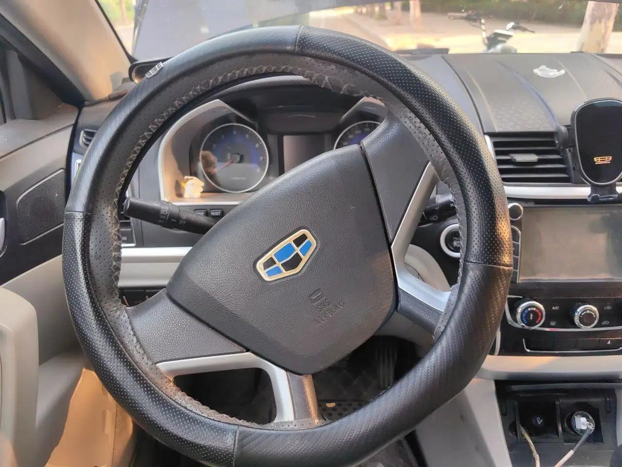 Geely Auto Emgrand 2014 Sedan 1.5L Manual Fashion Edition — миниатюра 10