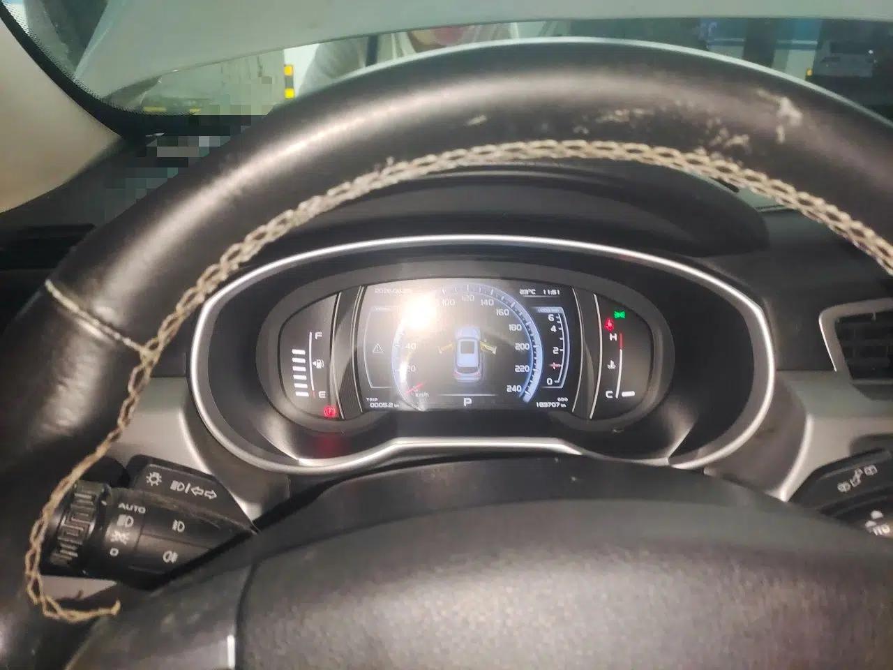 Geely Auto Emgrand X7 Sport 2016 1.8TD Automatic ZhiZun Version — миниатюра 11