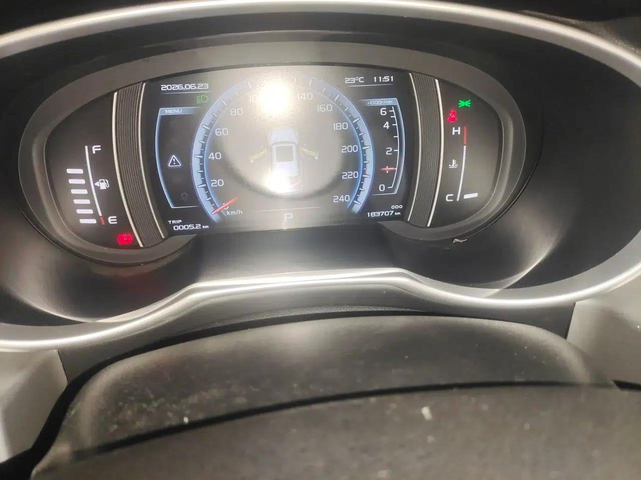 Geely Auto Emgrand X7 Sport 2016 1.8TD Automatic ZhiZun Version — миниатюра 12