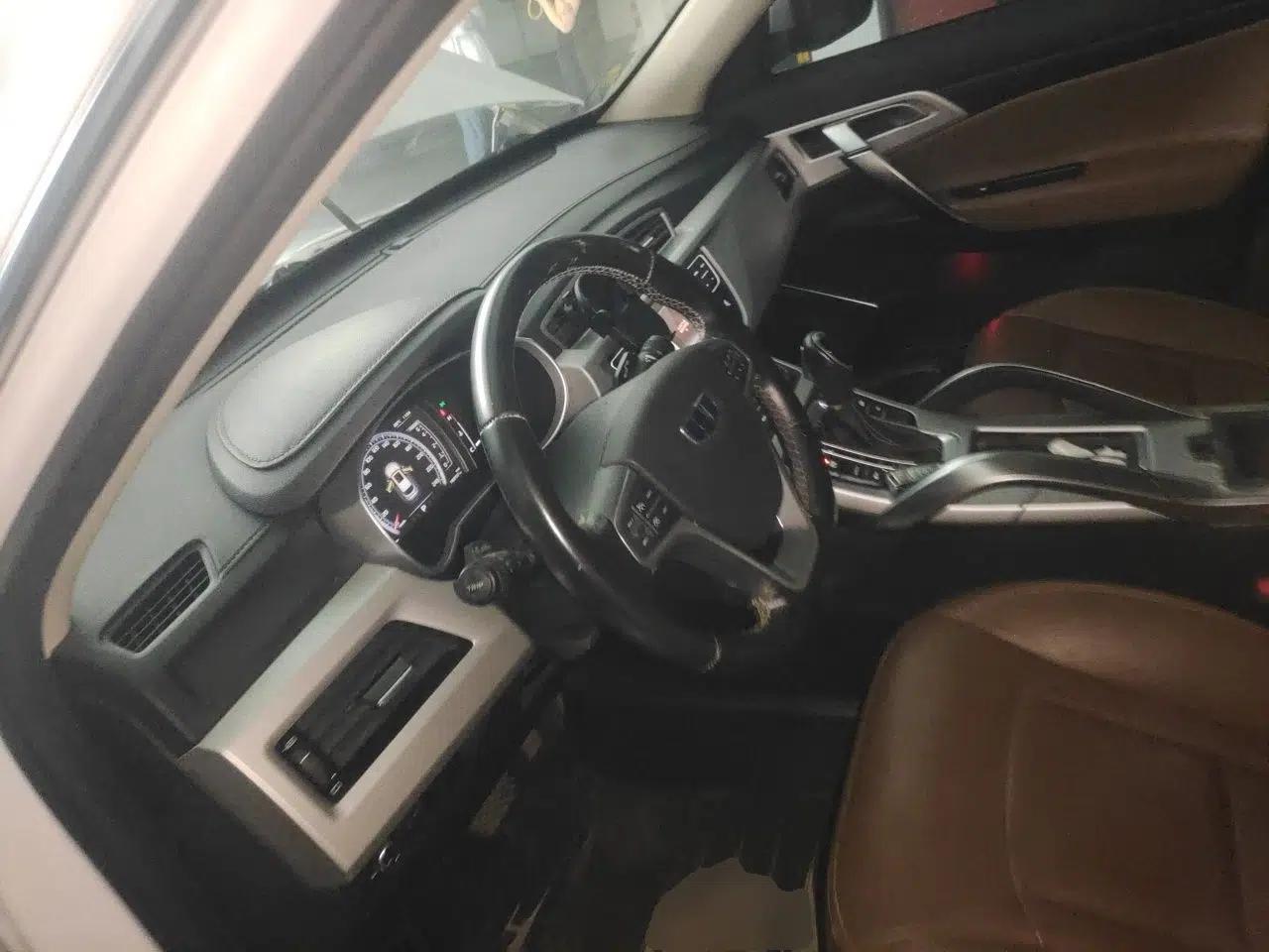 Geely Auto Emgrand X7 Sport 2016 1.8TD Automatic ZhiZun Version — миниатюра 10