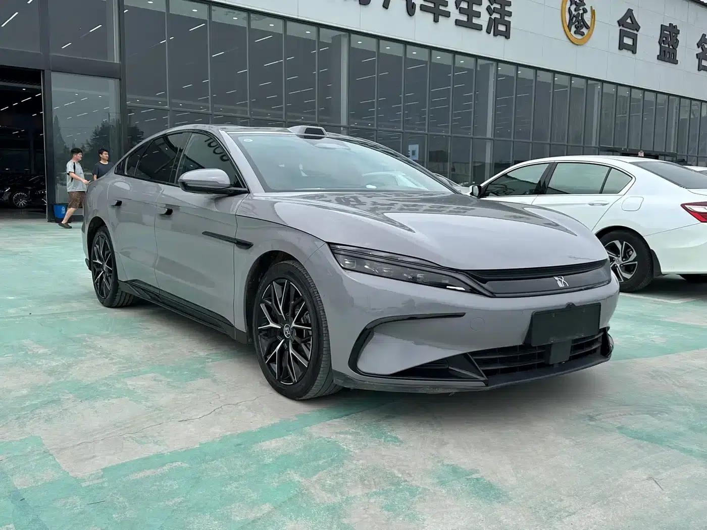 2025 Han DM-i Smart Driving Edition 125KM Deluxe — миниатюра 3