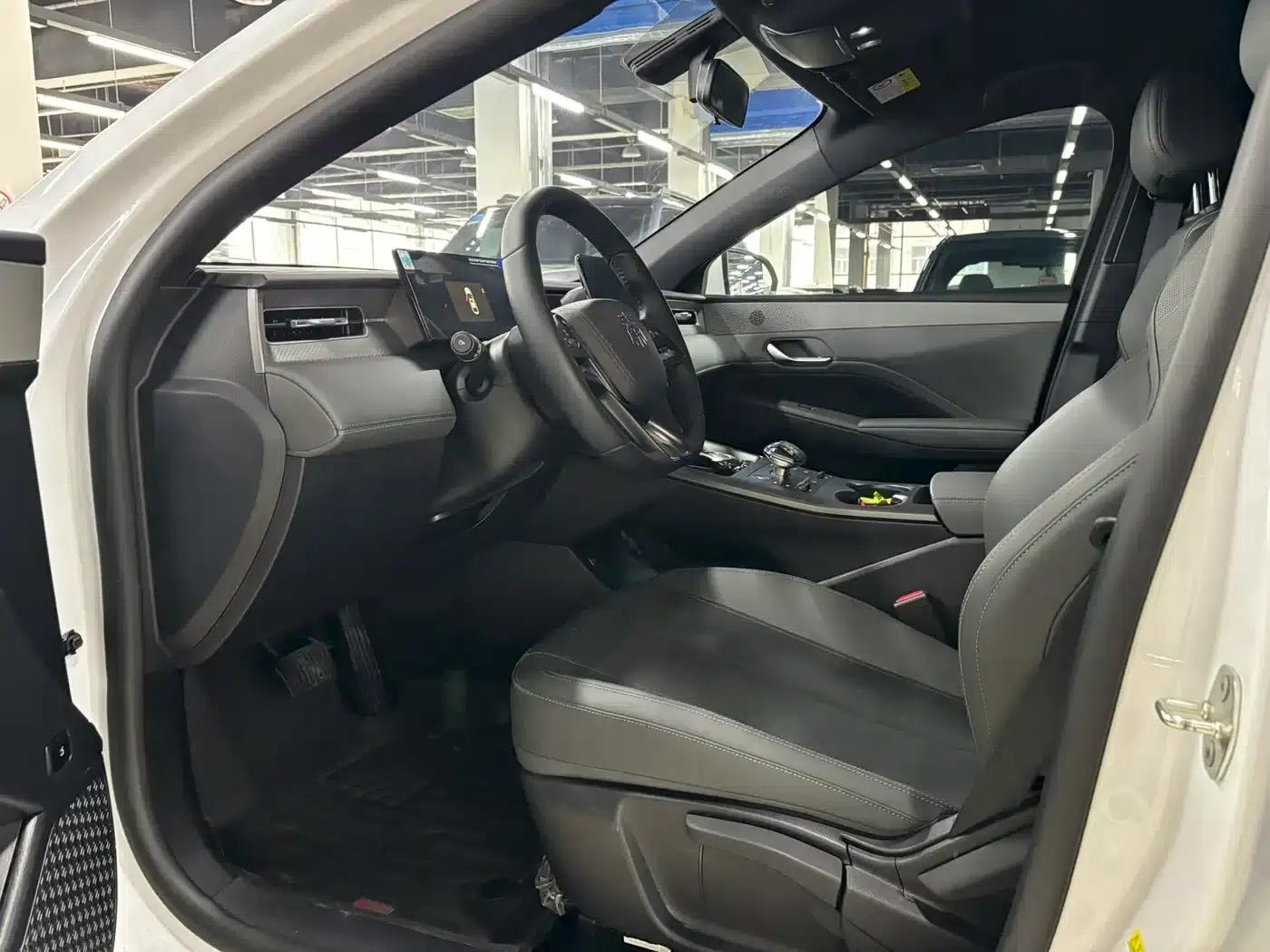 Qin PLUS 2025 DM-i Intelligent Driving Edition 55KM Leading Model — миниатюра 4