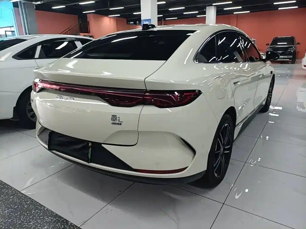 Qin L 2025 EV 545KM Premium Edition — миниатюра 7