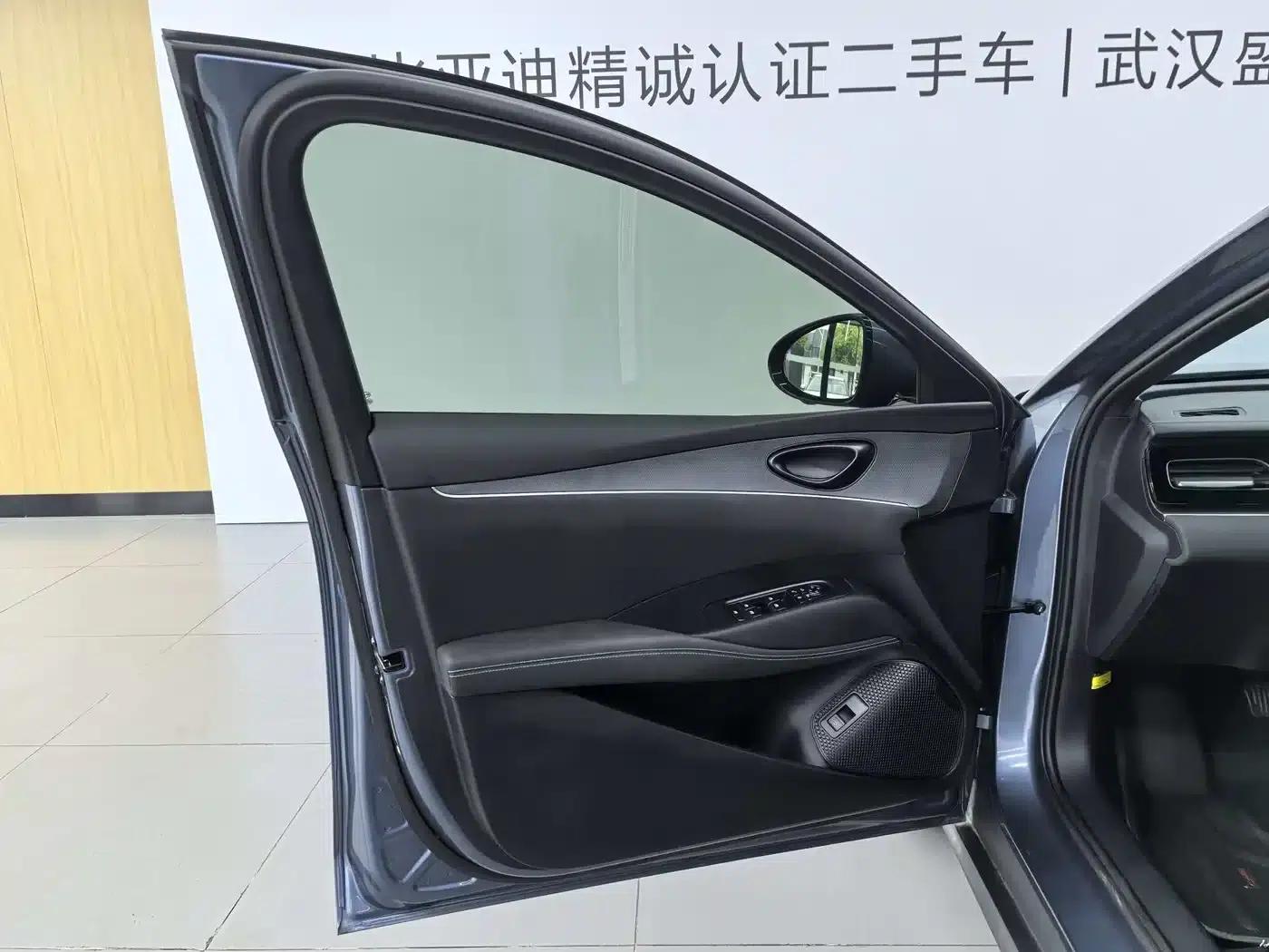 Seal 06 2025 DM-i Intelligent Driving Edition 120KM Deluxe Model — миниатюра 10