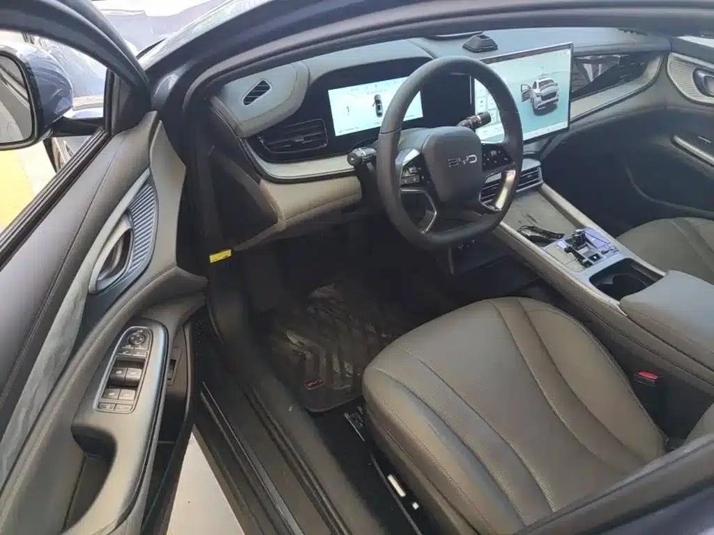 Seal 2024 Glory Edition DM-i 1.5L 121km Luxury — миниатюра 16