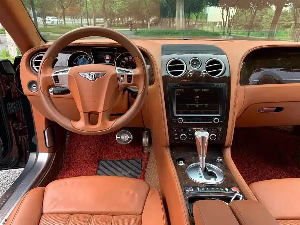 2010 Flying Spur 6.0T Four-Seater — миниатюра 11