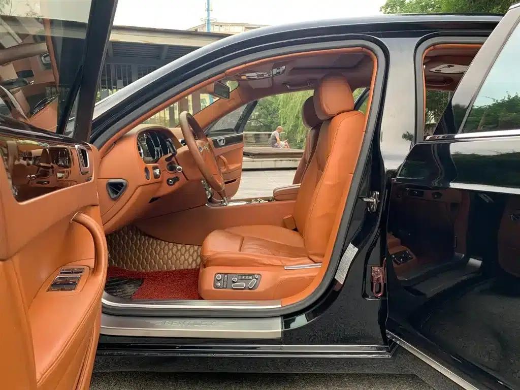 2010 Flying Spur 6.0T Four-Seater — миниатюра 16