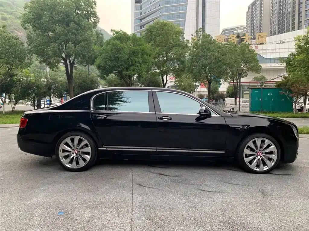 2010 Flying Spur 6.0T Four-Seater — миниатюра 9