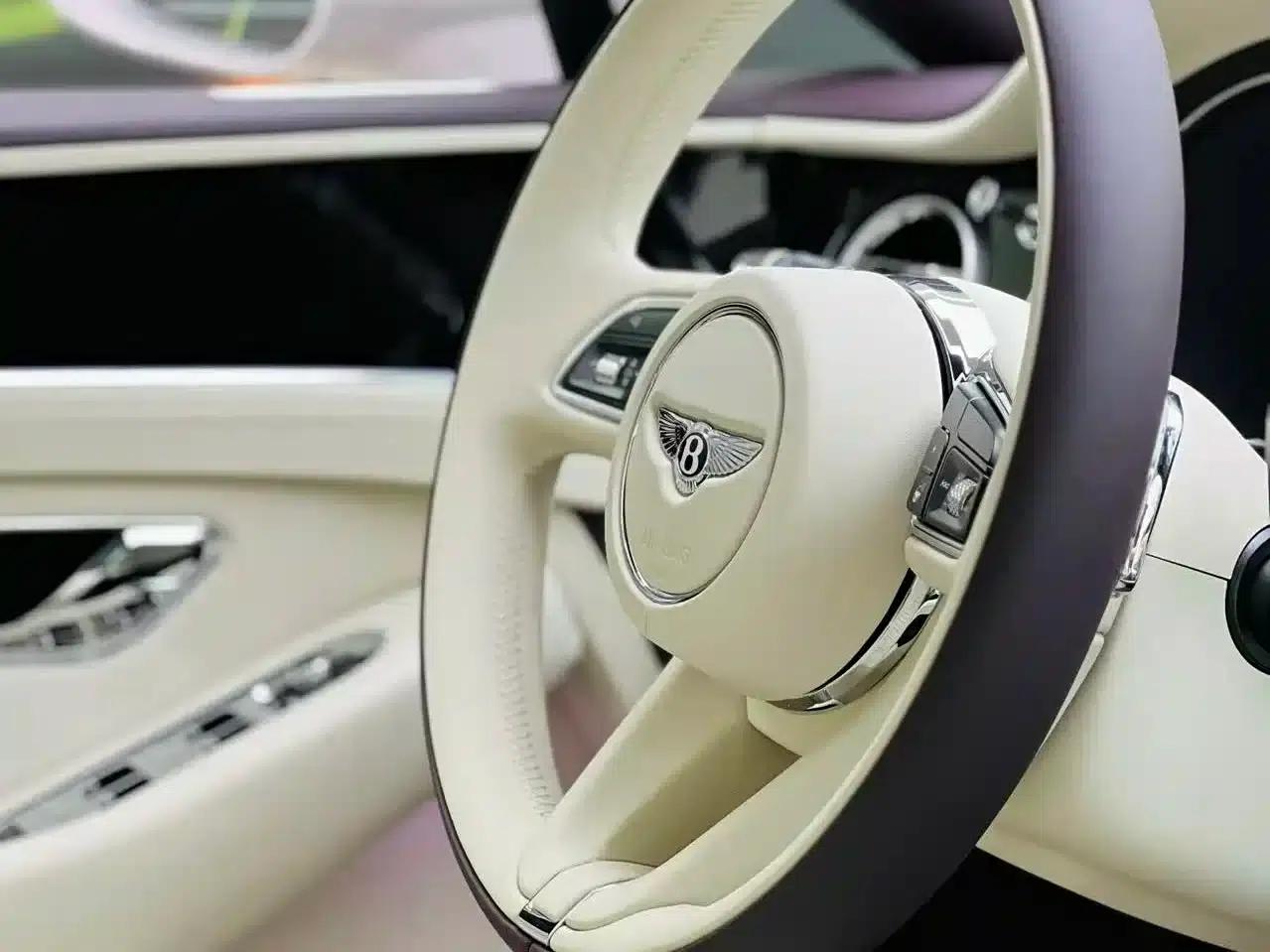 2026 Continental 4.0T Automatic — миниатюра 7