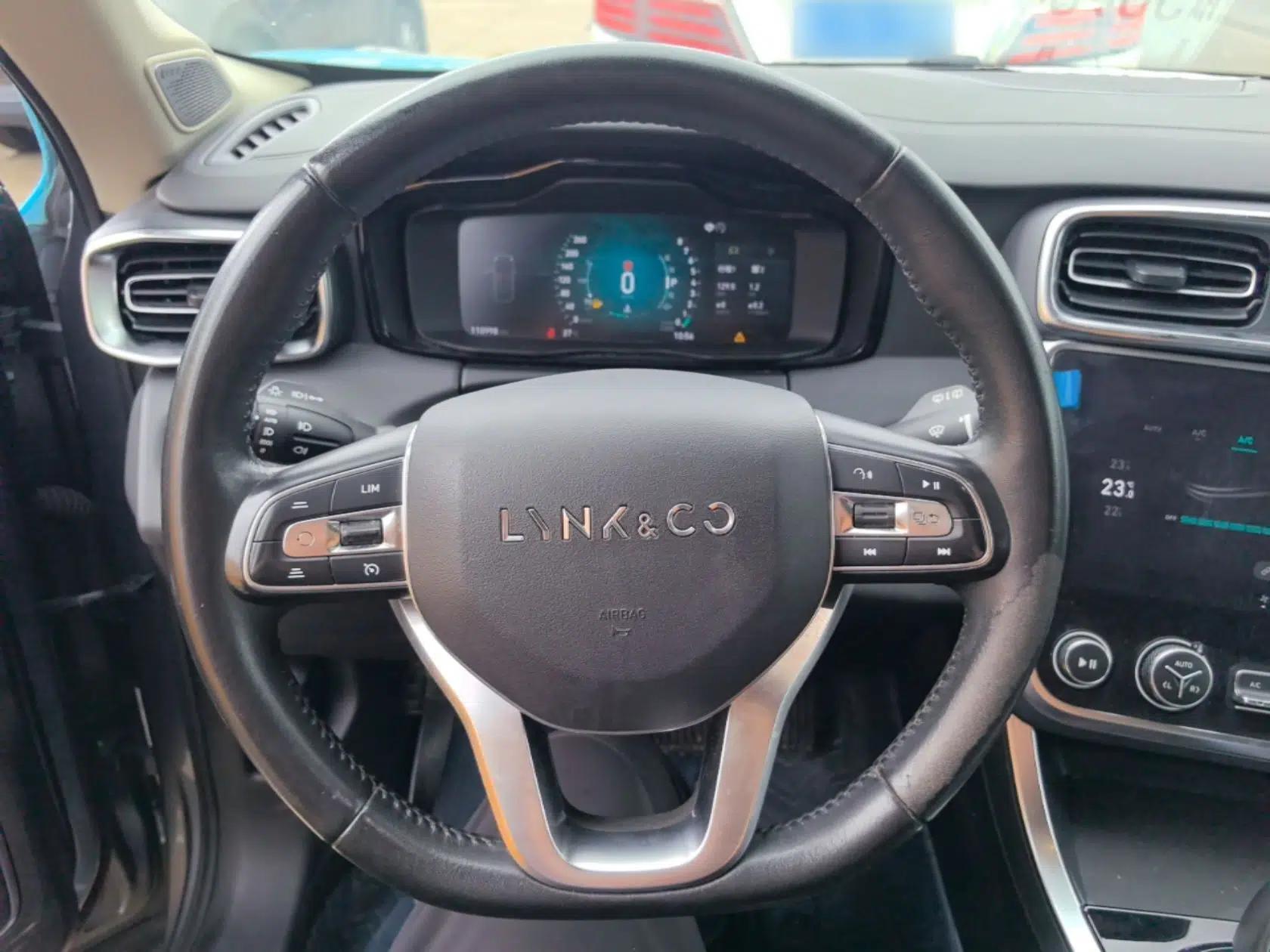 Lynk & Co 01 2019 2.0T Two-Wheel Drive Zhaopu Version China VI Standard — миниатюра 13