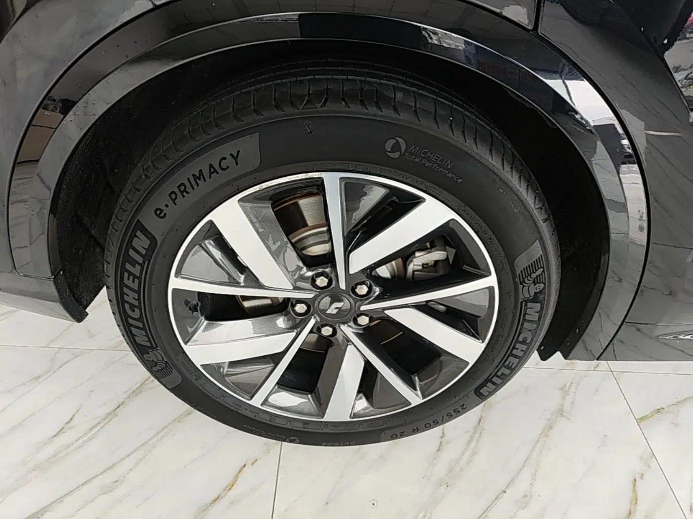 Li Auto L8 2023 Pro Model — миниатюра 11