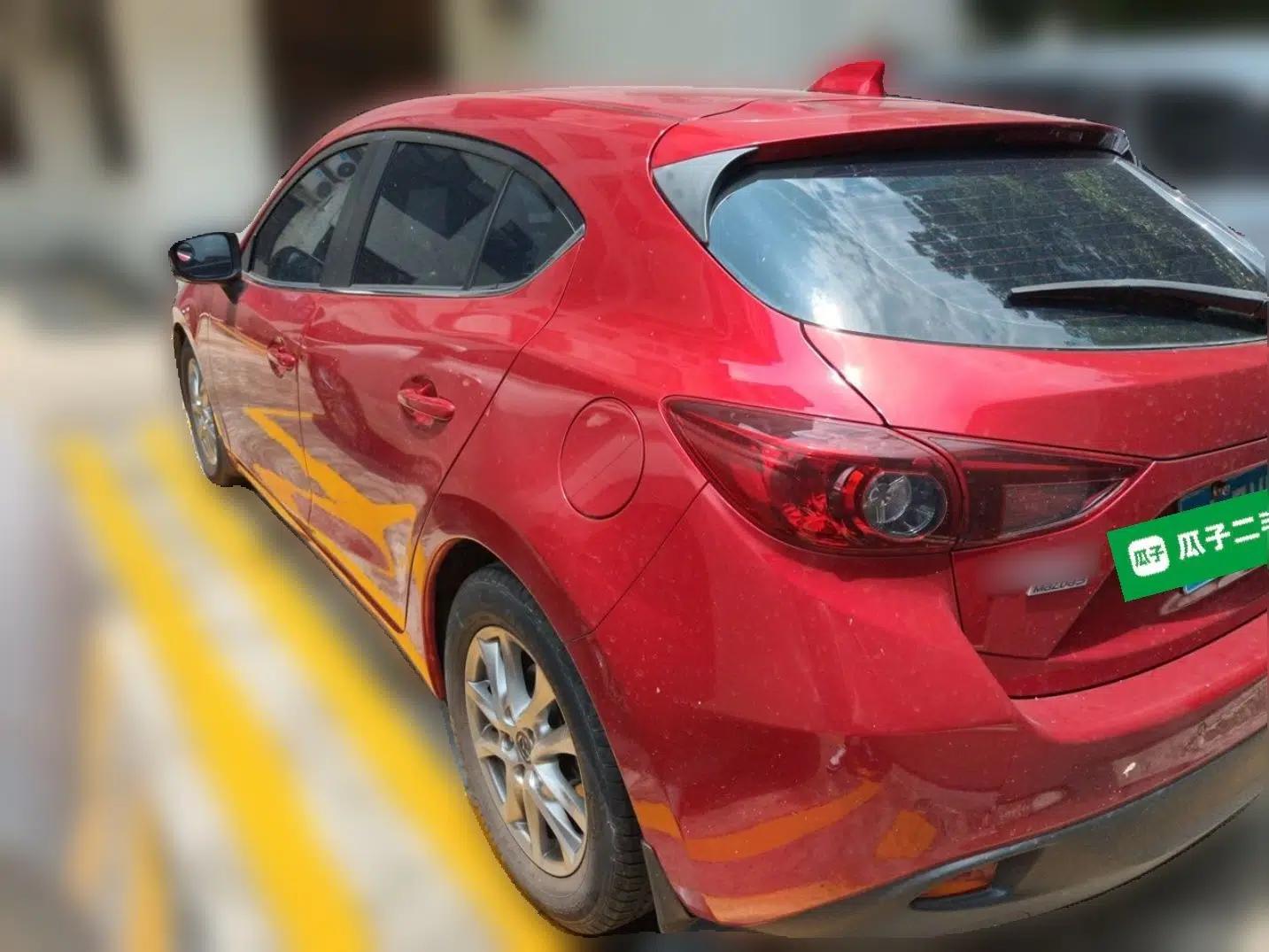 Mazda 3 Axela 2014 Hatchback 1.5L Automatic Prestige Model — миниатюра 4