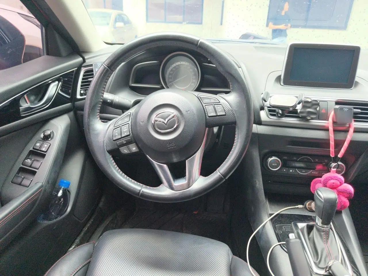 Mazda 3 Axela 2014 Hatchback 1.5L Automatic Prestige Model — миниатюра 10