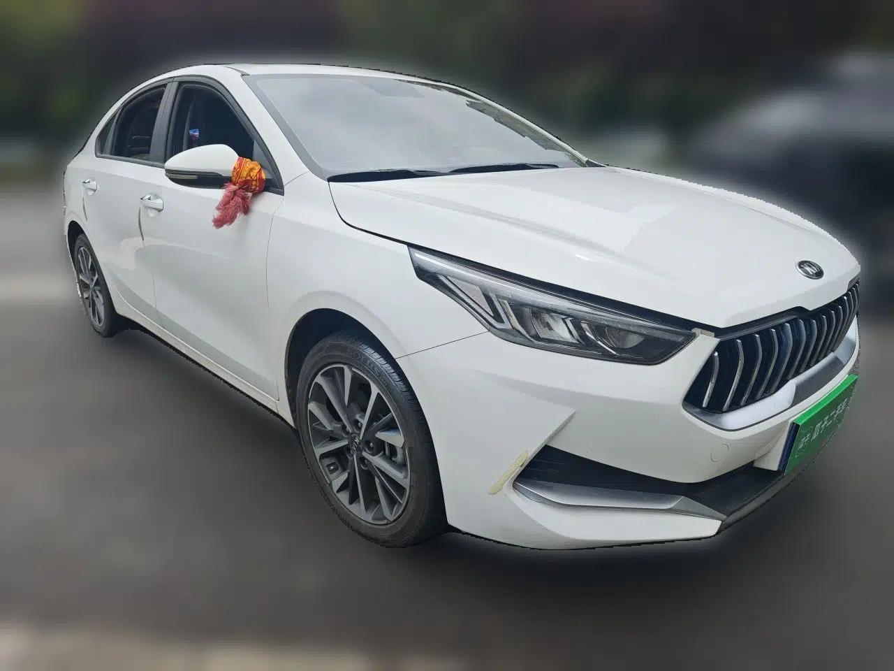 Kia K3 2021 1.5L CVT Fashion Edition — миниатюра 3