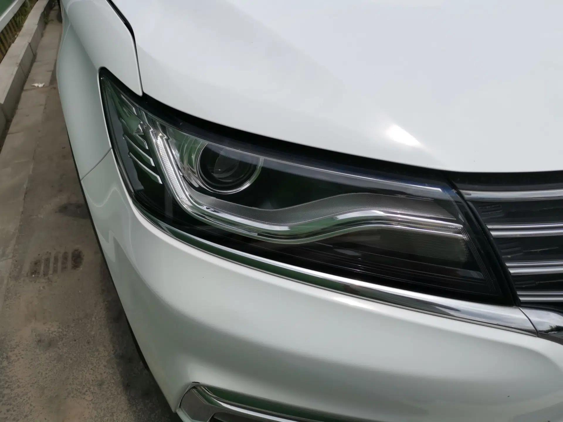Roewe RX5 2016 20T Two-Wheel Drive Automatic Internet Smart Edition — миниатюра 7