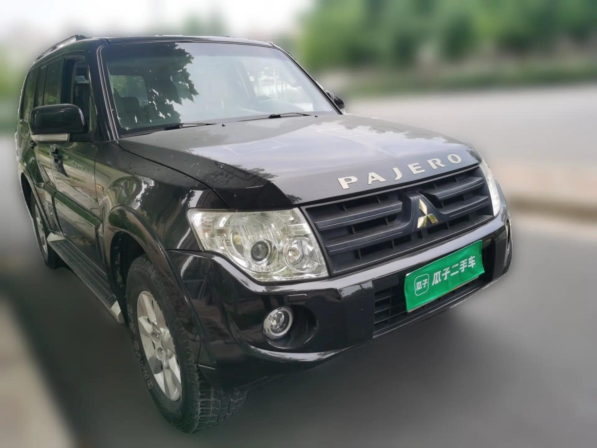 Mitsubishi Pajero 2012 3.0L Luxury Edition — миниатюра 3