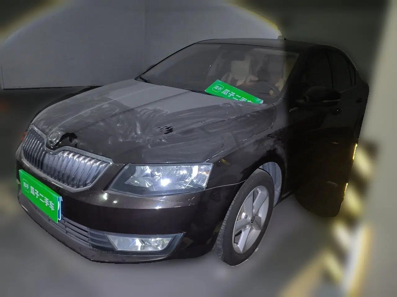 Skoda Octavia 2015 1.6L Automatic Yijie Edition — миниатюра 1