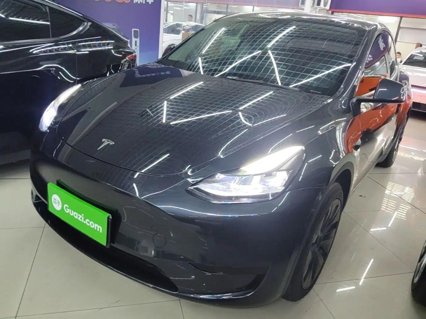 Tesla Model Y 2024 Rear-Wheel-Drive Version — миниатюра 1