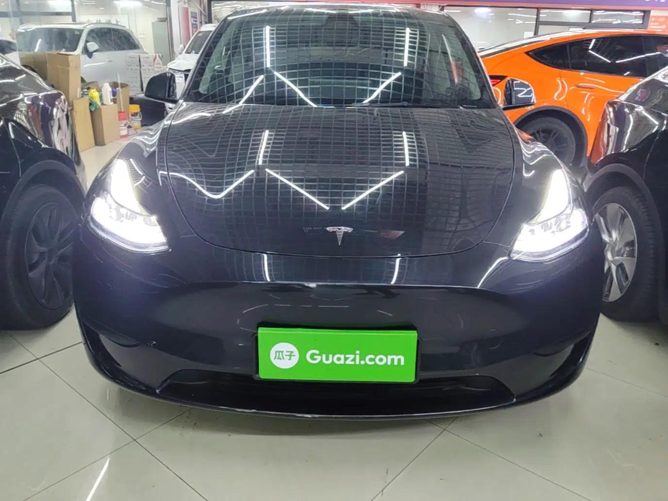 Tesla Model Y 2024 Rear-Wheel-Drive Version — миниатюра 2