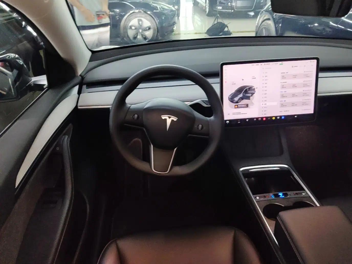 Tesla Model Y 2024 Rear-Wheel-Drive Version — миниатюра 13