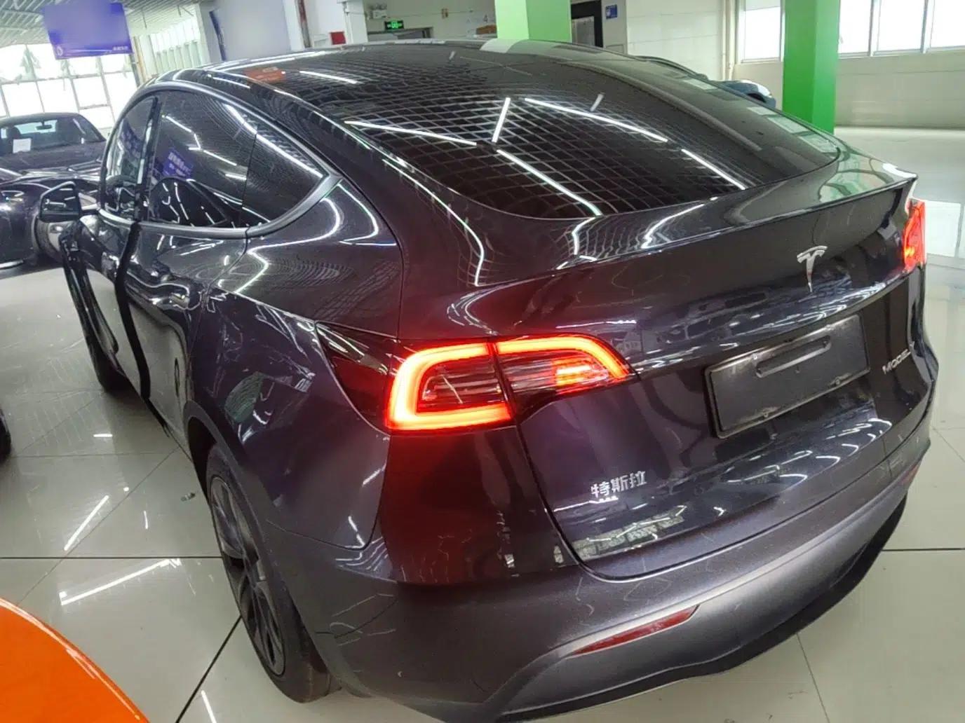 Tesla Model Y 2024 Rear-Wheel-Drive Version — миниатюра 4