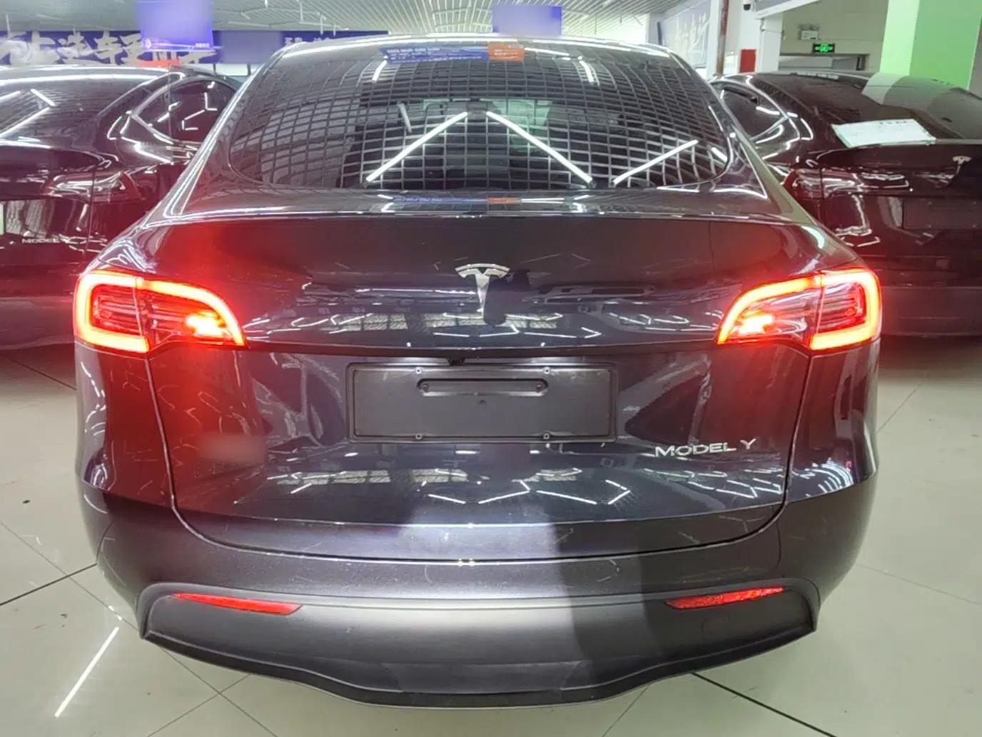 Tesla Model Y 2024 Rear-Wheel-Drive Version — миниатюра 5