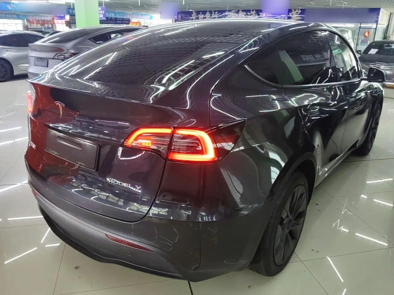 Tesla Model Y 2024 Rear-Wheel-Drive Version — миниатюра 6