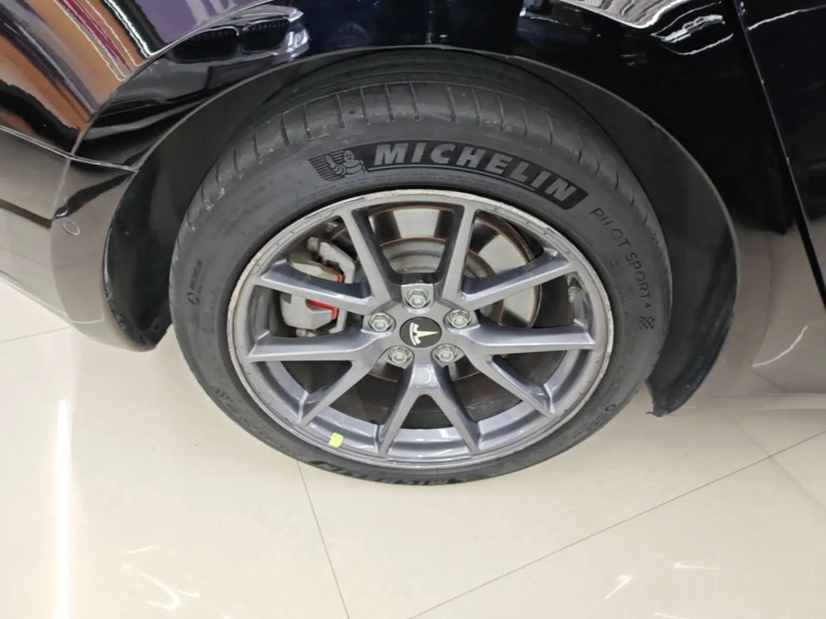 Tesla Model 3 2022 Rear-Wheel-Drive Version — миниатюра 11