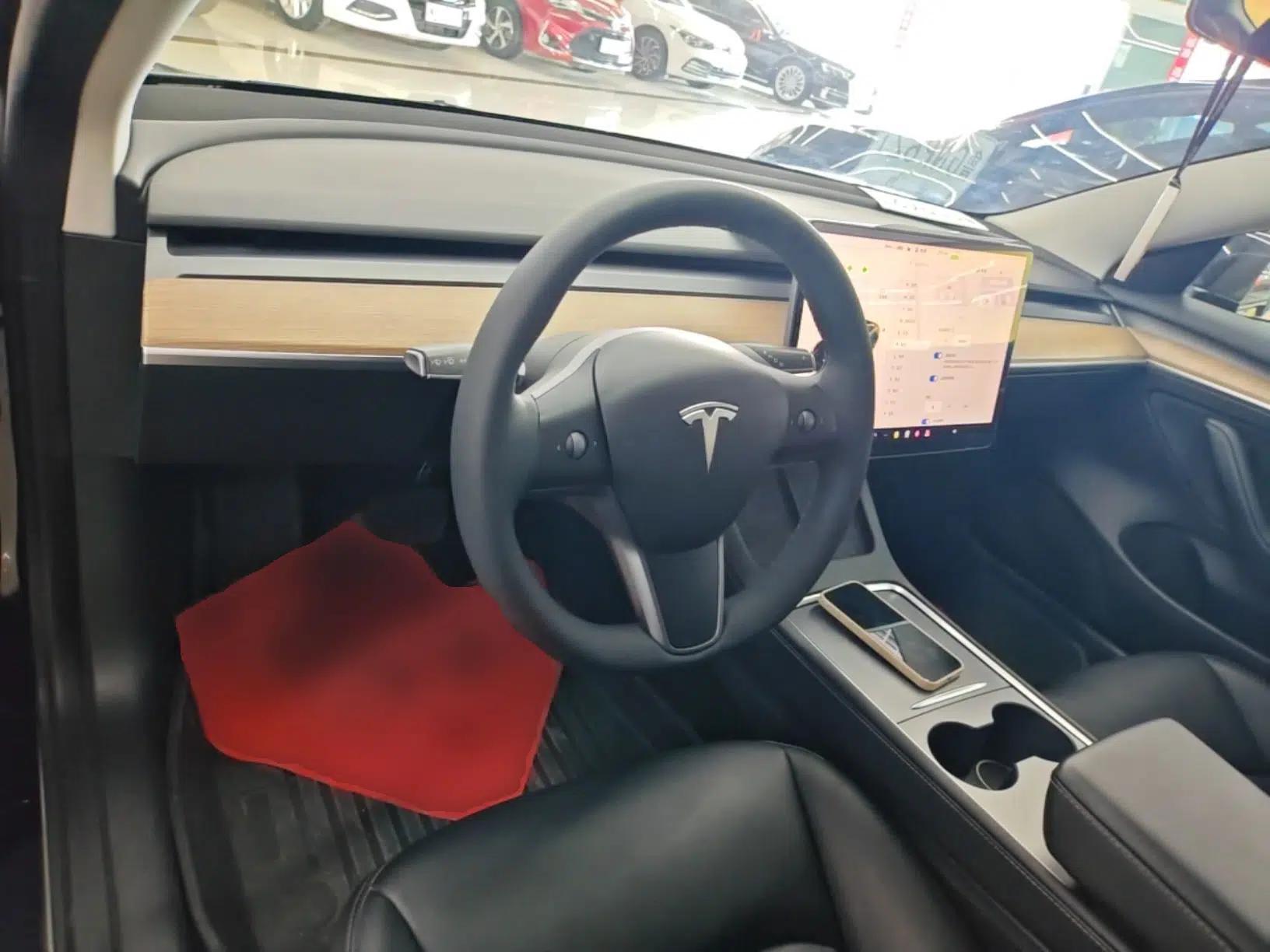 Tesla Model 3 2022 Rear-Wheel-Drive Version — миниатюра 12