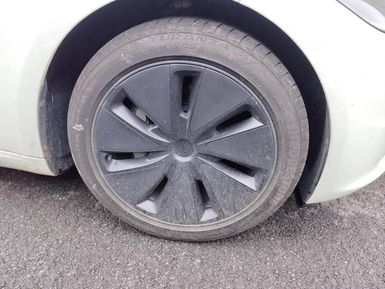 Tesla Model 3 2025 Model Revised Rear-Wheel-Drive Version — миниатюра 8