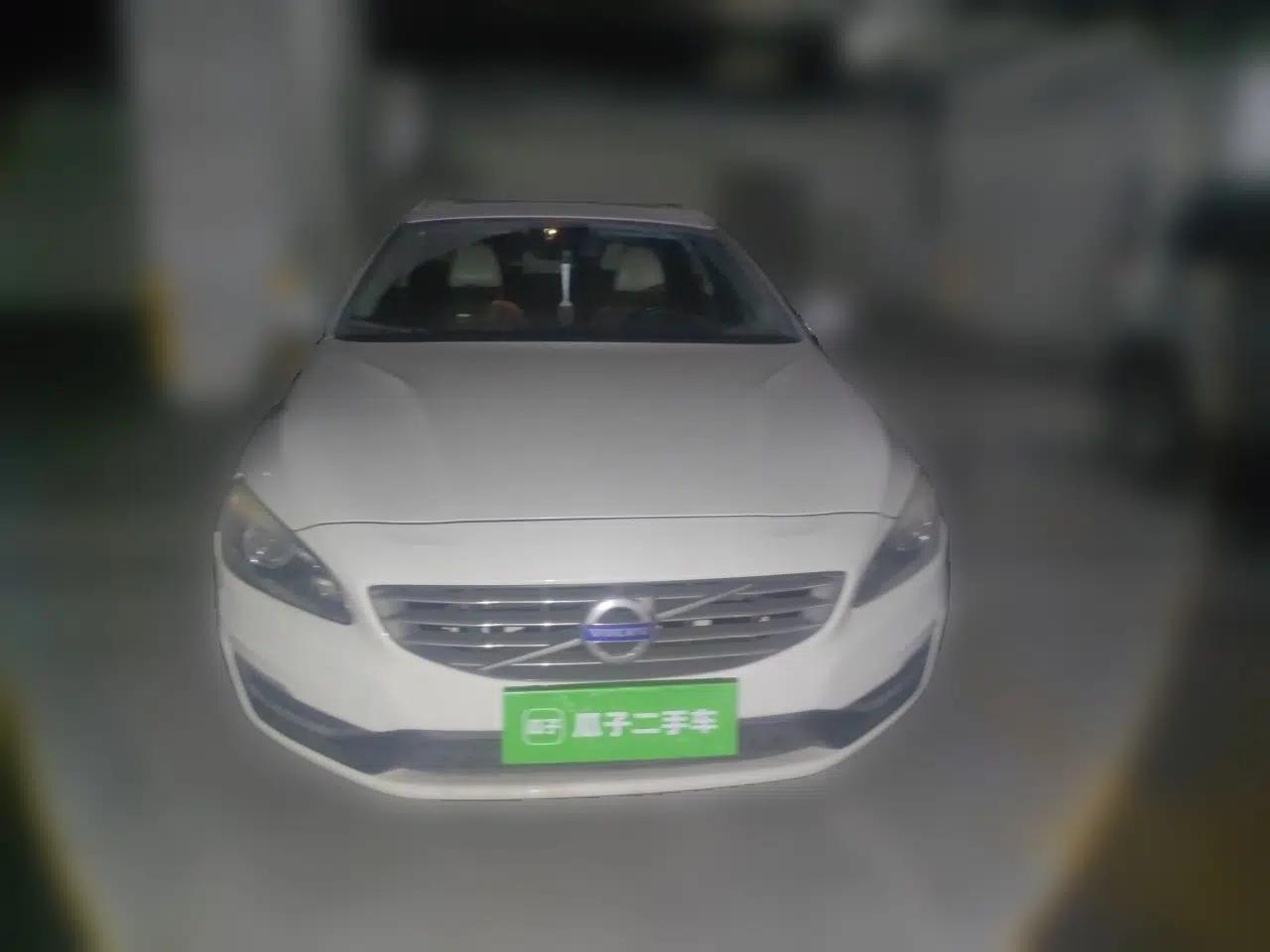 Volvo V60 2014 T5 Zhiyi Edition — миниатюра 2