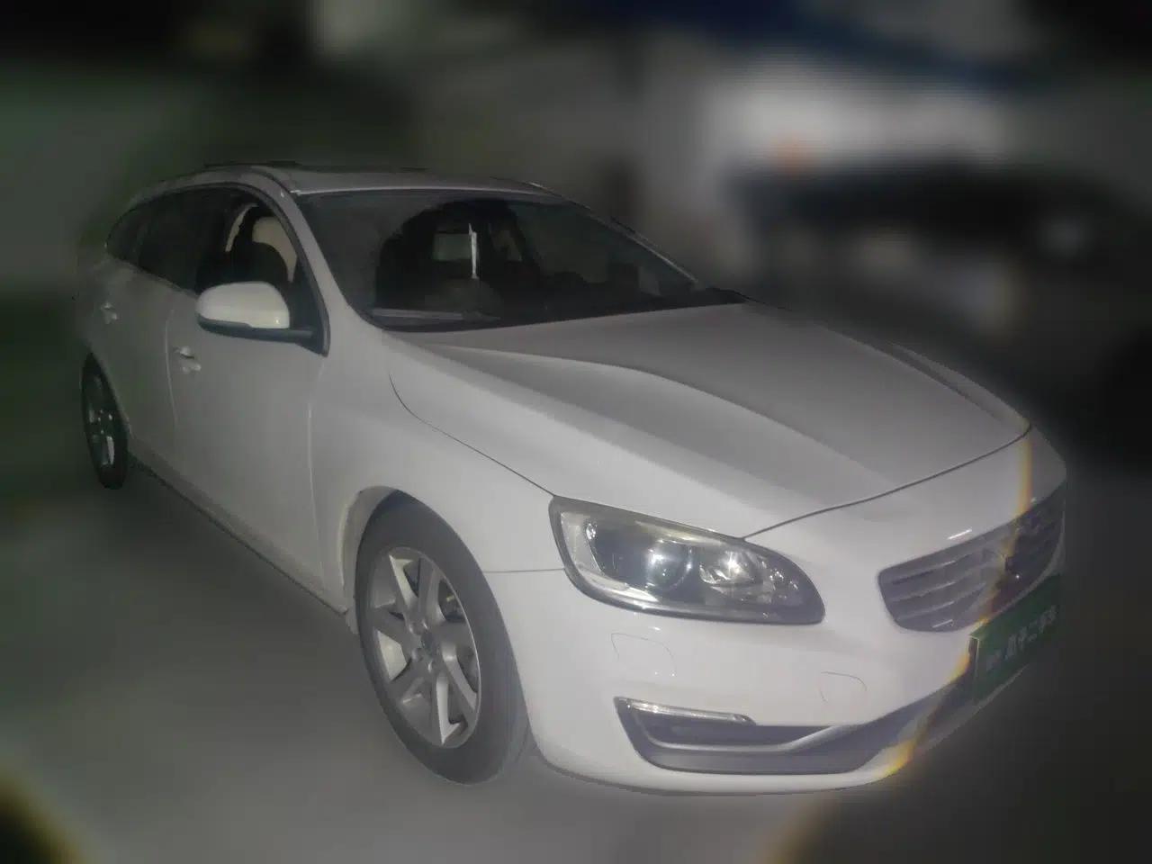 Volvo V60 2014 T5 Zhiyi Edition — миниатюра 3