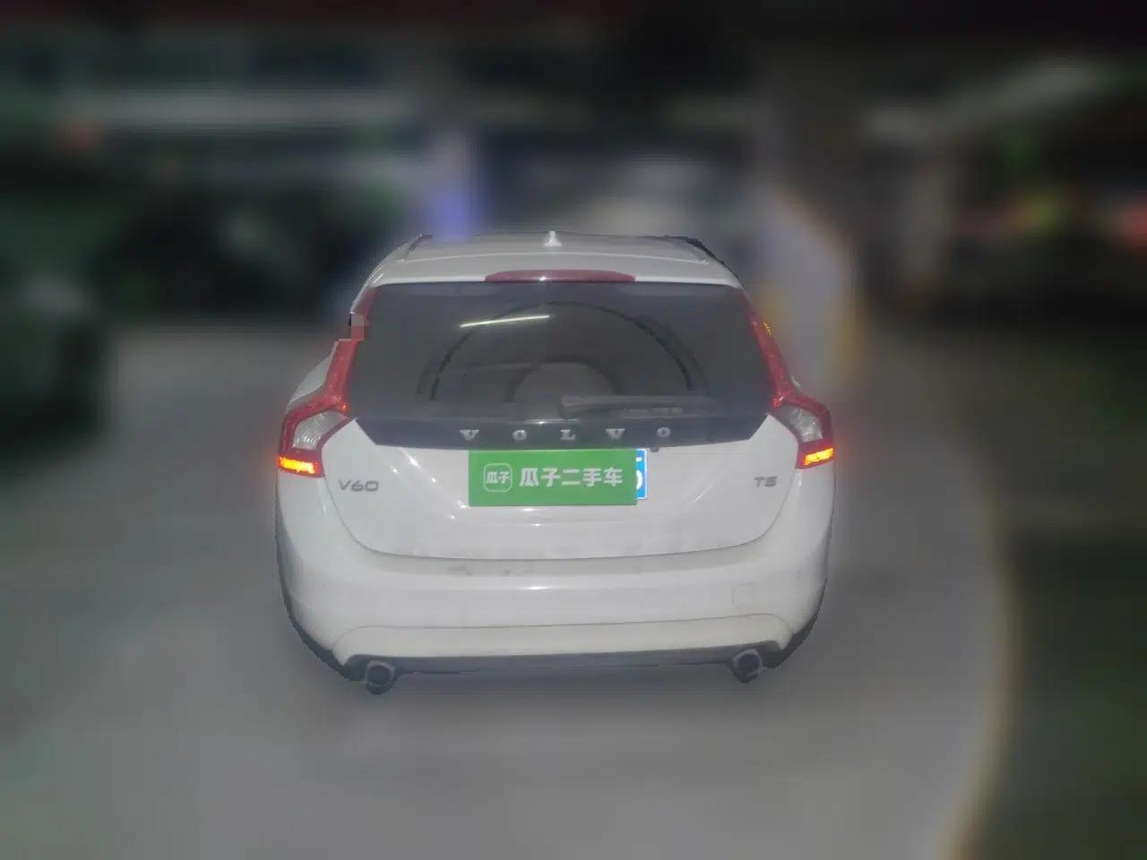 Volvo V60 2014 T5 Zhiyi Edition — миниатюра 5