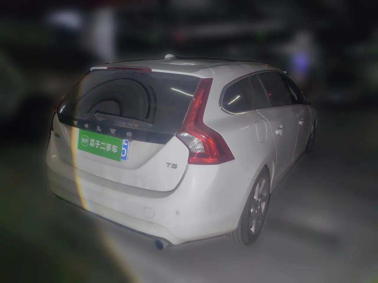 Volvo V60 2014 T5 Zhiyi Edition — миниатюра 6