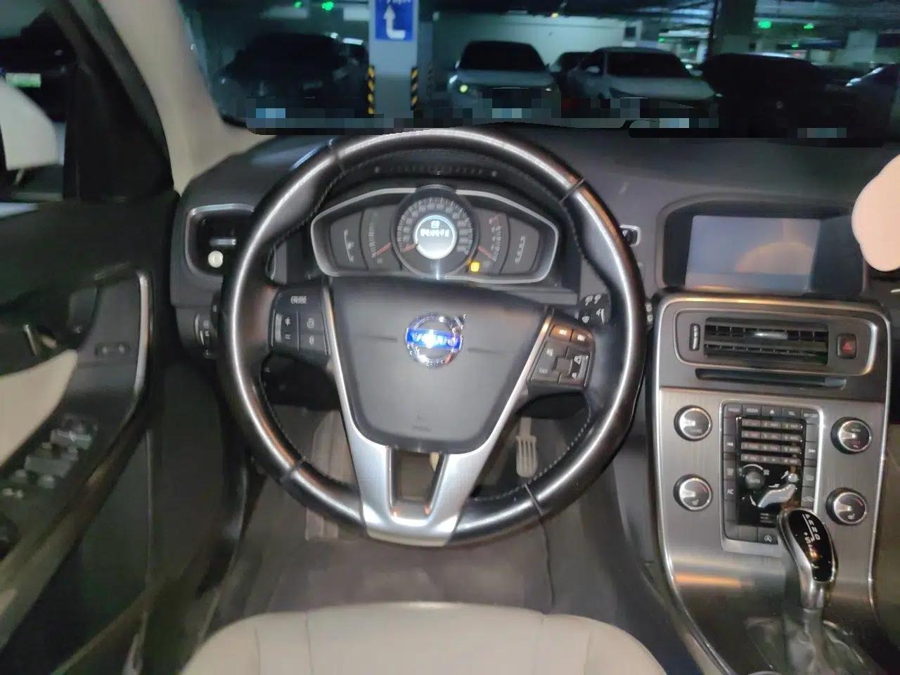 Volvo V60 2014 T5 Zhiyi Edition — миниатюра 10