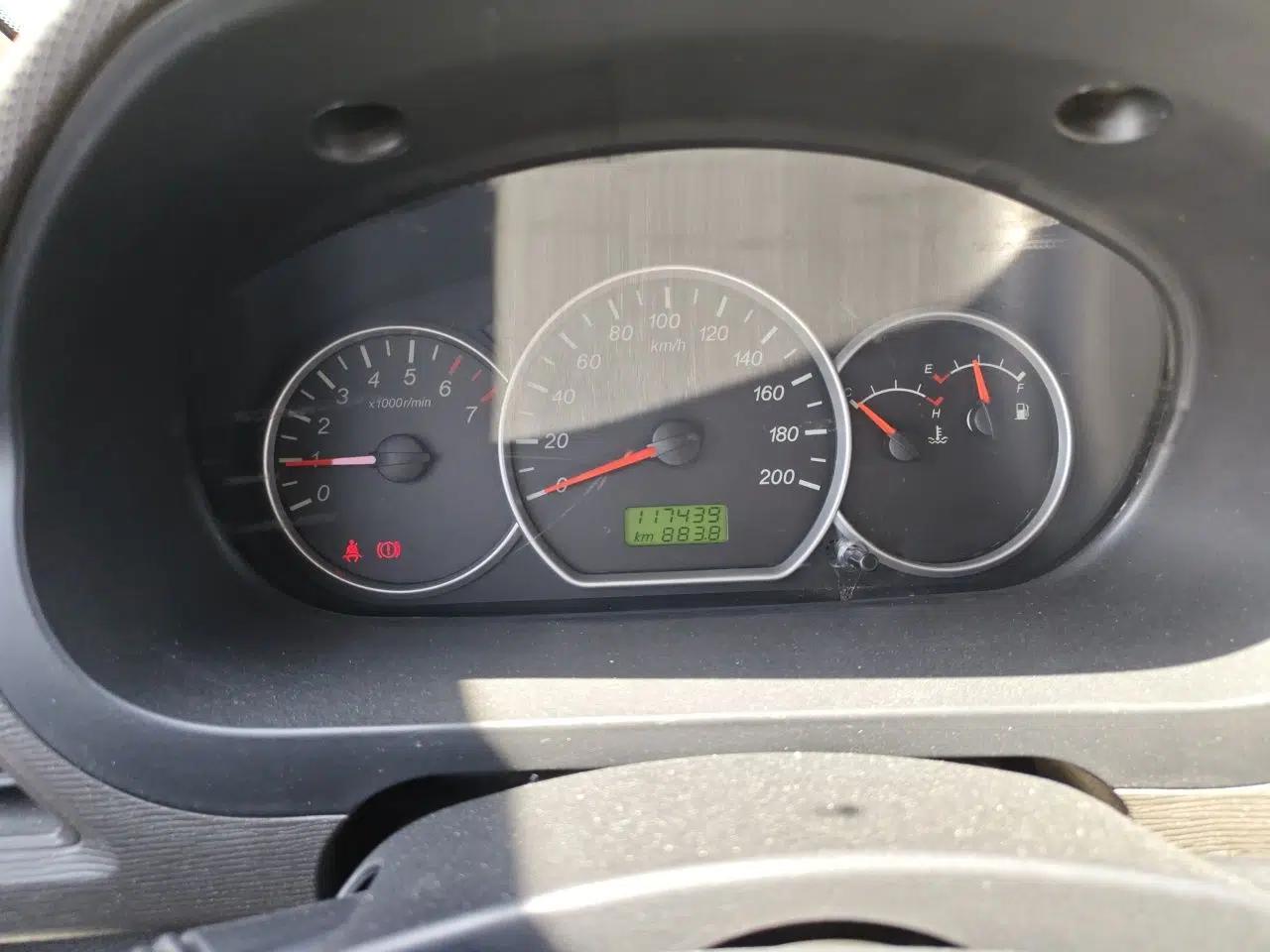 Wuling Hongguang 2015 1.5L S Basic Version China V Standard — миниатюра 11