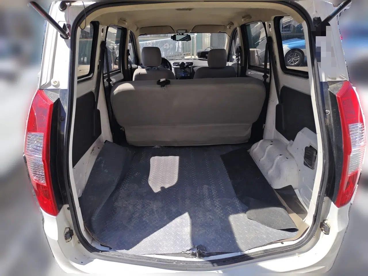 Wuling Hongguang 2015 1.5L S Basic Version China V Standard — миниатюра 19